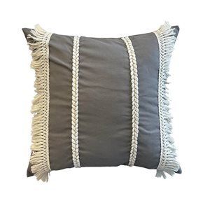 ALMOHADON CON TRENZAS Y FLECOS 45x45CM GRIS